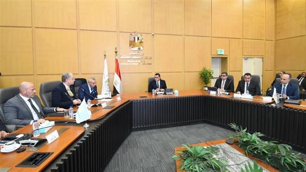 وزير الإسكان