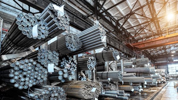 عملاقة صينية في الحديد