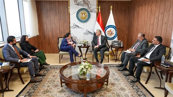 وزير البترول يجري