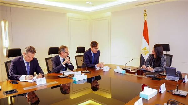 وزيرة التخطيط تستقبل