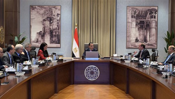 رئيس الوزراء يتابع