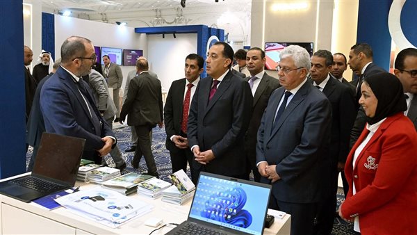 رئيس الوزراء يفتتح