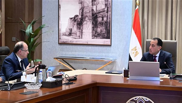 اجتماع الدكتور مصطفى