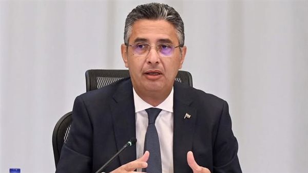 الدكتور شريف فاروق