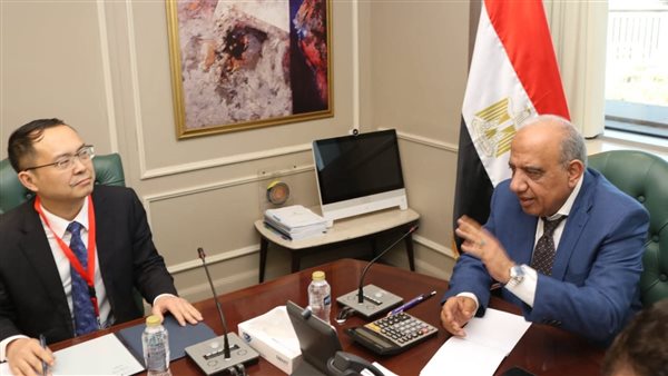 مباحثات وزير الكهرباء