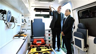 رئيس الوزراء يتفقد نقطة إسعاف قرية 