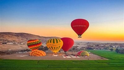 الأقصر تشهد نشاطًا سياحيًا مميزًا مع 74 رحلة بالون على متنها سائحون من مختلف الجنسيات