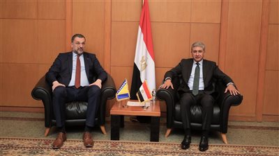 شريف فتحي يلتقي وزير خارجية البوسنة والهرسك لتعزيز التعاون السياحي والأثري بين البلدين