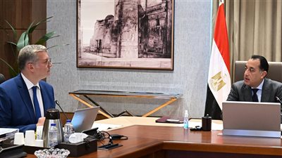 وزير البترول يستعرض فرص الاستثمار في التعدين والصناعات البترولية أمام رئيس الوزراء