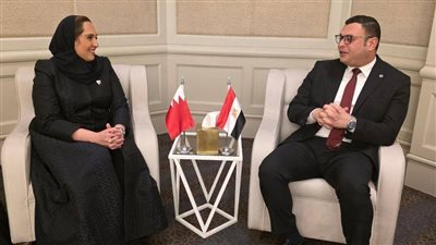 الشربيني يبحث مع نظيرته البحرينية سبل تعزيز التعاون في مجالات الإسكان والتنمية العمرانية