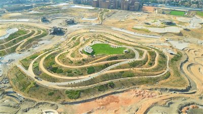 مطاعم عالمية وساحات تاريخية.. تفاصيل اللمسات الأخيرة في 