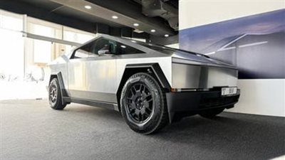 أول سايبرتراك 6 راكب في العالم.. بس فيها عيب غريب