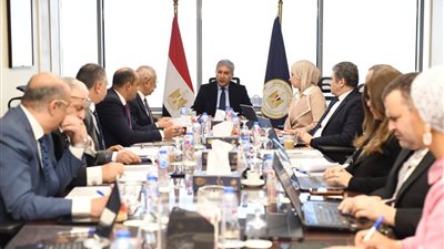 شريف فتحي: تطوير وتنمية القدرات البشرية في السياحة والآثار من أولويات الصندوق