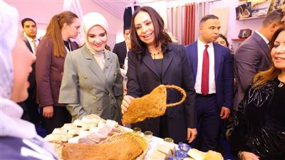 «مصر بتتكلم حرفي».. إشادة مصرية–تركية بجودة منتجات معرض ديارنا للحرف التراثية