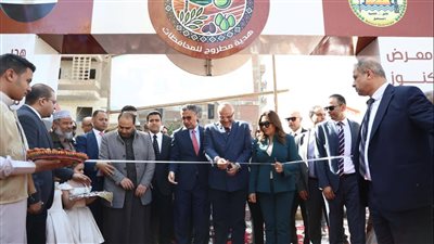 وزيرا التموين والتنمية المحلية يفتتحان معارض «أهلاً رمضان» و«تمور مطروح» بالقليوبية (صور)