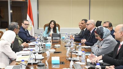 وزيرة الإسكان    