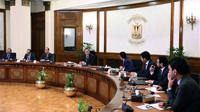 رئيس الوزراء يتابع نشاط 