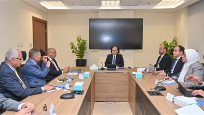 وزير الاستثمار يجتمع بمسؤولي شركات السكر لمناقشة استقرار السوق وآليات دعم الإنتاج