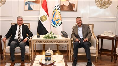 وزير السياحة يلتقي محافظ جنوب سيناء لتعزيز الحركة السياحية في شرم الشيخ