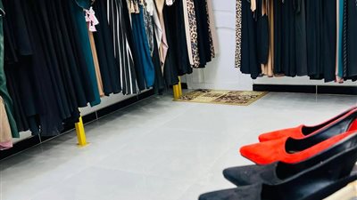 العباية المطرزة بـ600 جنيه.. انتعاش سوق الملابس الجاهزة مع اقتراب عيد الأم