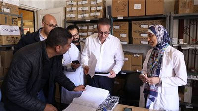 وزير الصحة يغير مسار جولته بزيارة مفاجئة لمركز طبي بمدينة بدر.. تفاصيل