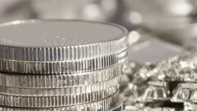 استثمار الدولار أم الفضة.. هل من مهرب جديد بعيدا عن الذهب في زمن الاضطرابات؟