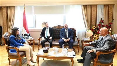 جانب من اللقاء     