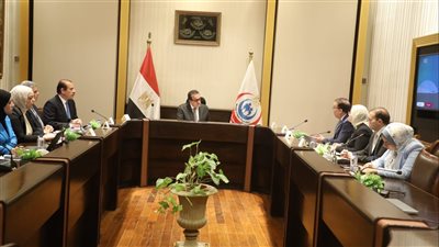 وزير الصحة يبحث مستجدات مدينة اللقاحات ويعلن إطلاق أكاديمية VBC