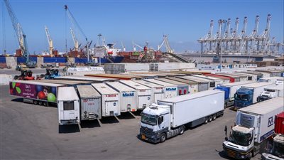 نجاح منظومة الترانزيت غير المباشر عبر ميناء دمياط إلى دول الخليج