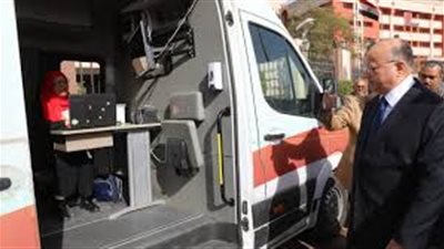 سيارات متنقلة لتسهيل تقنين أوضاع المحلات واستخراج الرخص  