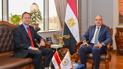 وزير الري: تقدم بمشروع الري الذكي بتمويل إسباني وخطط لتوسيع الشراكة