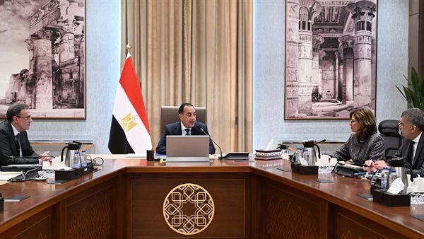 مدبولي يستعرض منظومة جديدة لتطوير وتأهيل الكوادر الحكومية    