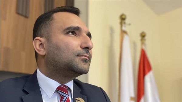 الدكتور يحيى عياد خبير الاقتصاد السياسي      