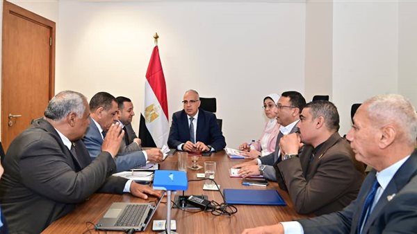 وزير الري يبحث مع النواب    
