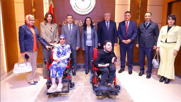 التضامن وبنك التعمير والإسكان يوزعان أجهزة تعويضية    