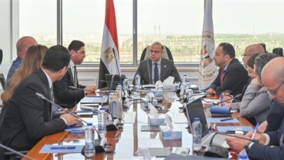 ضمن خطة توطين الصناعات الاستراتيجية.. مصر تستقطب استثمارات أمريكية جديدة في الدواء والذهب 