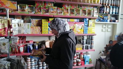 شملت إعدام 132 كيلو أغذية فاسدة.. حملة مكبرة لحي غرب الإسكندرية 