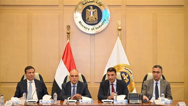 وزراء الصناعة والري