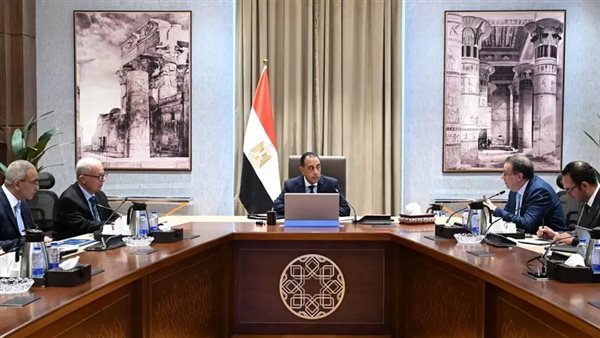 رئيس الوزراء يتابع