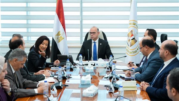 وزير الاستثمار والتجارة
